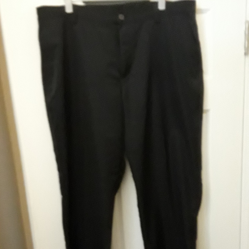 EUC-Men's Adidas Golf ClimaLite Pants- Black 38x32